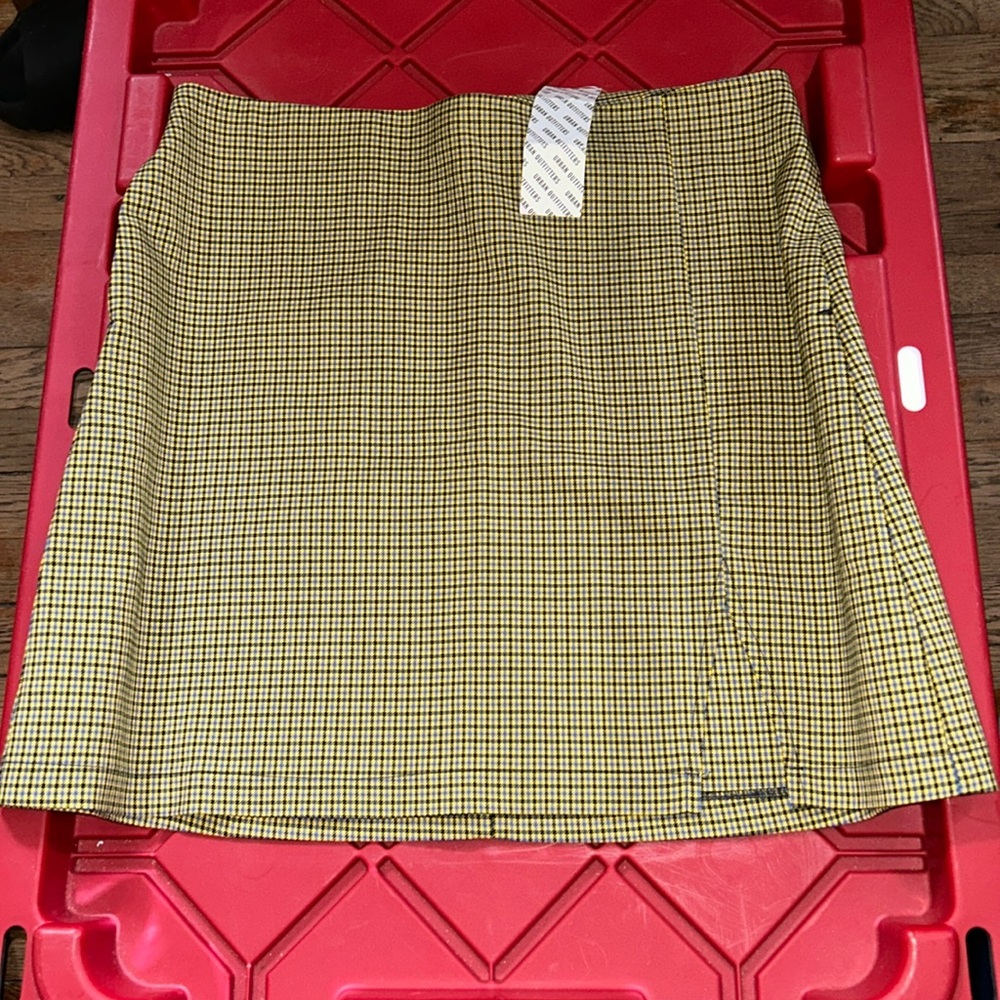 ⭐️Urban Outfitters NWT plaid skirt with pockets!